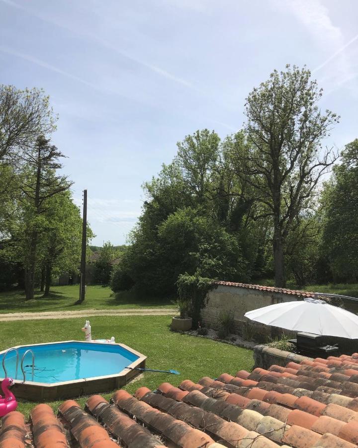 As Seen On A New Life In The Sun - Beautiful 3 Bedroom Cottage With Shared Pool Montboyer Екстериор снимка
