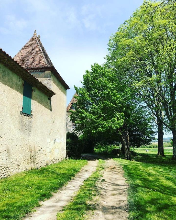 As Seen On A New Life In The Sun - Beautiful 3 Bedroom Cottage With Shared Pool Montboyer Екстериор снимка